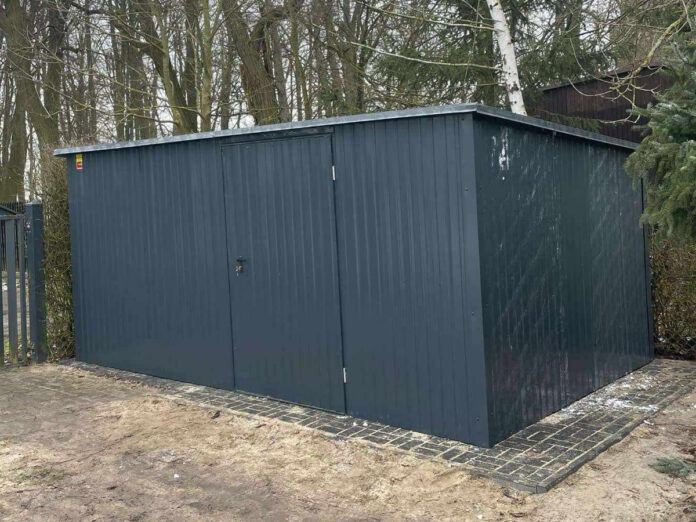 marmet-1 Konserwacja i pielęgnacja garażu blaszanego